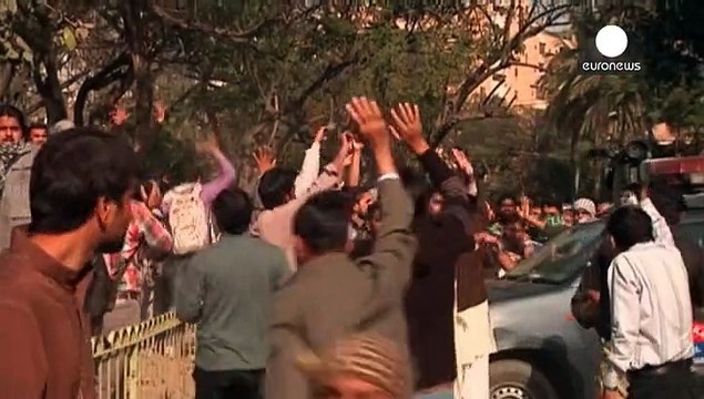 Pakistan, proteste contro Charlie Hebdo, tre feriti. Tra di loro anche un fotografo dell'Afp