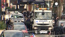بازداشت دوازده نفر در پاریس و حومه بدلیل احتمال ارتباط آنها با حملات اخیر