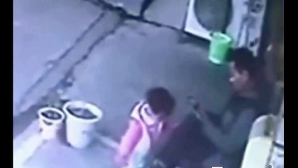 Un homme échappe de justesse à la mort