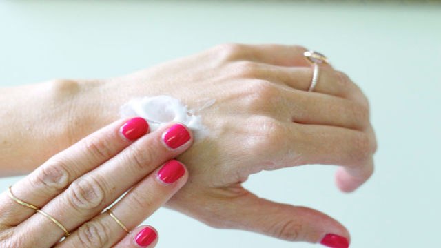 Allure Insiders - How to Treat Dry Winter Skin