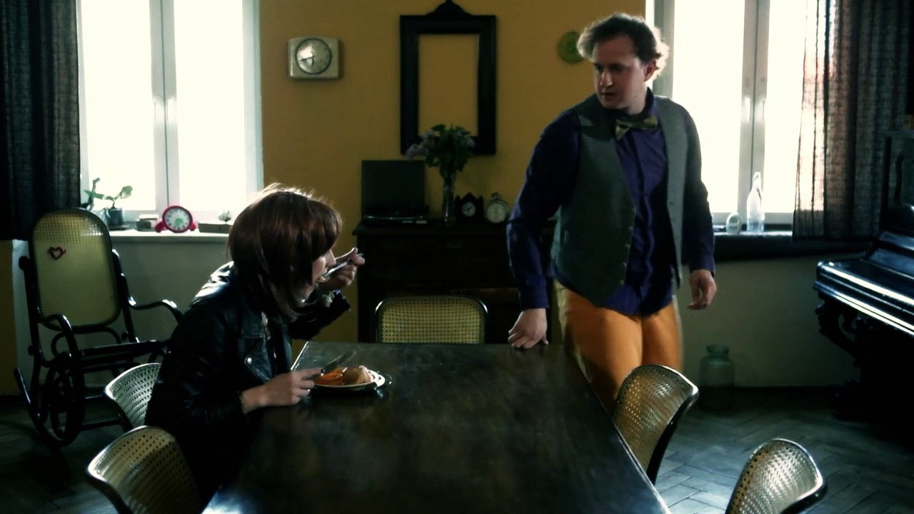 2012 - Narcoleptic man meets Sleepwalker girl