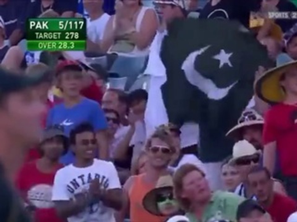 Shahid Afridi Huge Six Against Australia