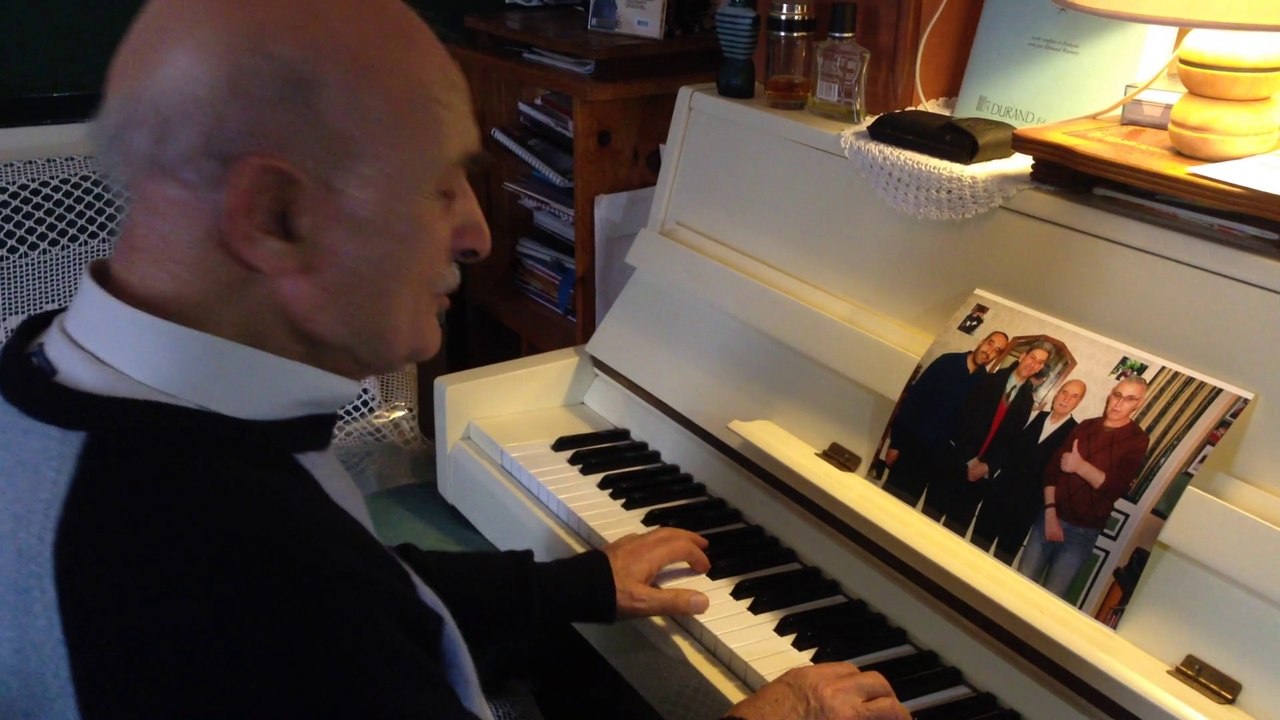 RAIAS HEMANA interprète "Ayitij nesvah" au piano  le 16 janvier 2015
