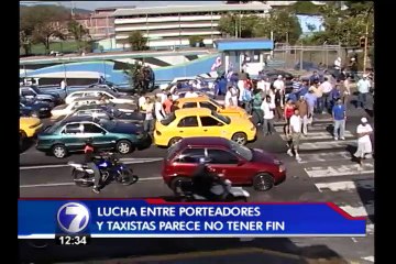 Por falta de diálogo, pleitos entre taxistas y porteadores parecen no tener fin