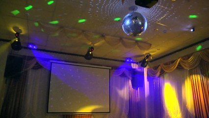 Лазерное освещение ресторана Крылья