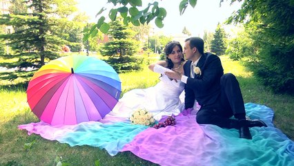 Video herunterladen: Видеосъёмка свадеб в Омске. wedding