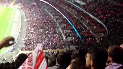 Kağıt Uçakla Futbolcu Vurmak