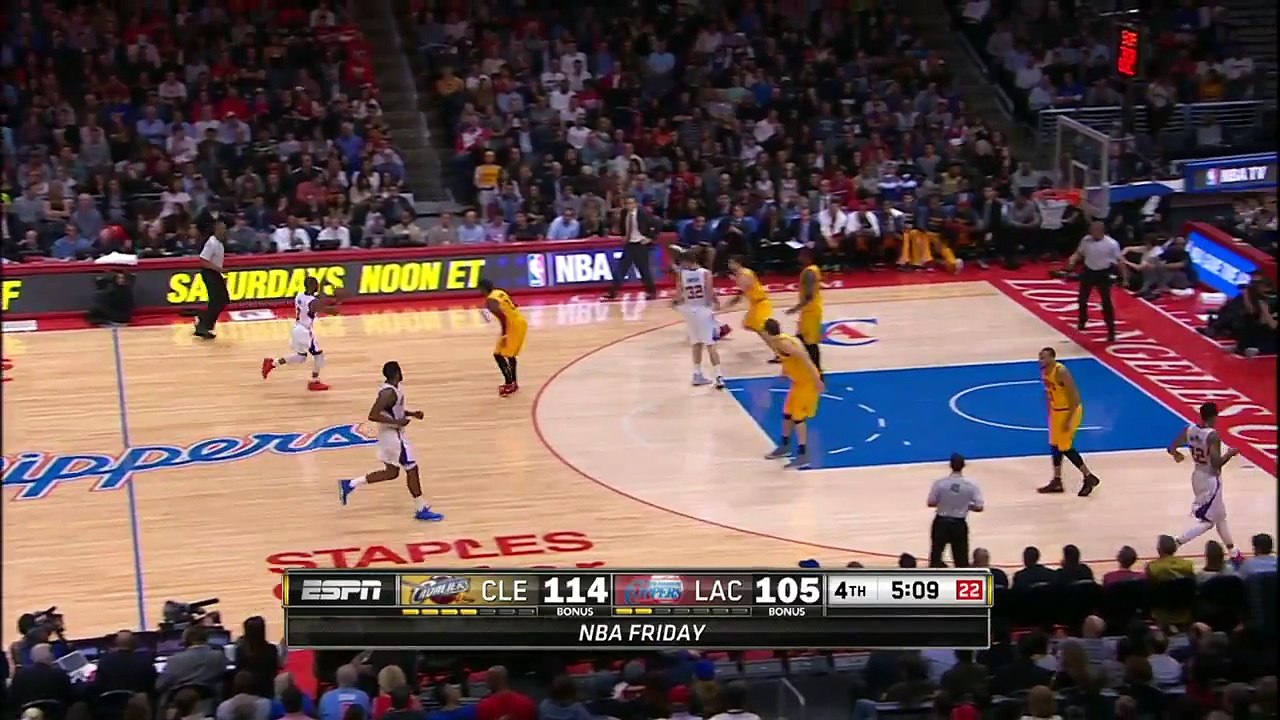 Blake Griffin circus shot