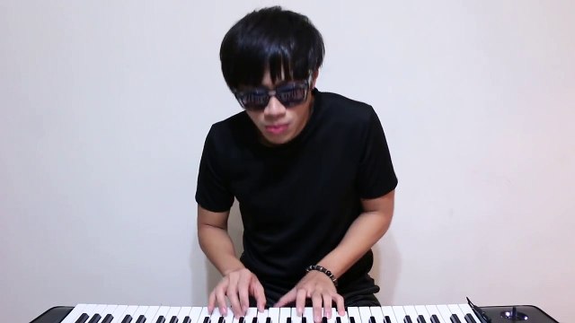 Kelly Clarkson - Heartbeat Song (Black Piano Cover)