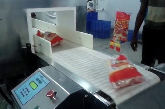 Metal Detector for Chicken / Meat Packets / Broiler Processing Industry.