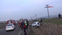 Tekirdağ -Çorlu Otomobil, Servis Minibüsüyle Çarpıştı 1 Ölü, 20 Yaralı