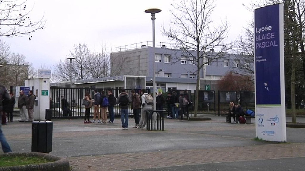 Agression d'un lycéen à Châteauroux: Vallaud-Belkacem salue "la réaction rapide et ferme" du lycée