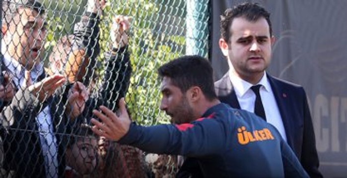 Sabri, Çıldırdı Taraftarın Üzerine Yürüdü