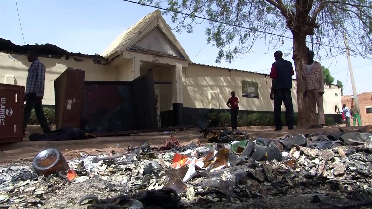 Níger: igrejas incendiadas em protestos anti-Charlie Hebdo