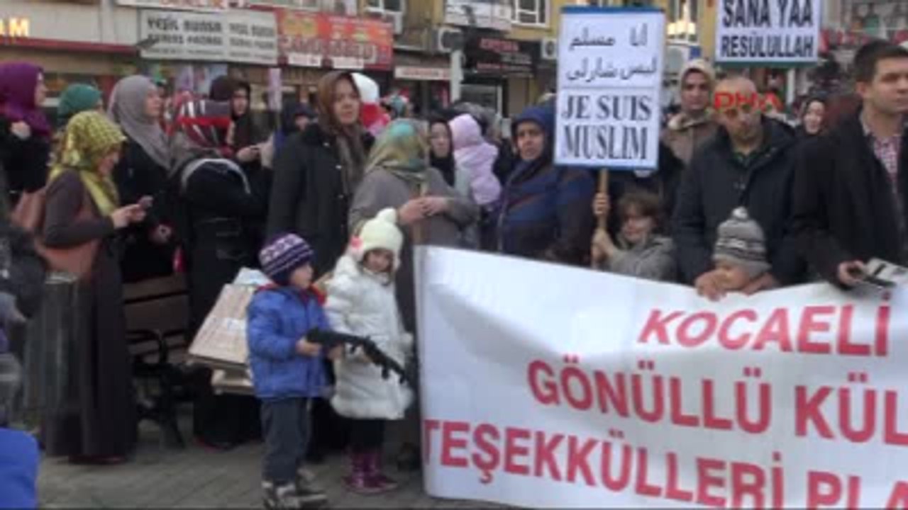 Kocaeli - Charlie Hebdo Dergisi ve Cumhuriyet Gazetesi Yaktılar