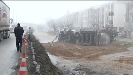 Gölbaşı'nda Metanol Yüklü Tır Devrildi (2)