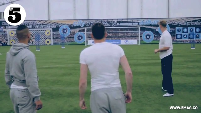 Verdade ou montagem? Se liga nesses lances do goleiro Joe Hart! O cara imitou até o Higuita!