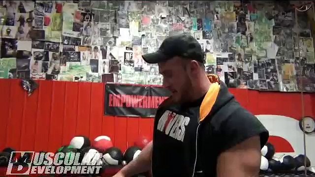 IFBB Pro Antoine Vaillant Mountain Dog Chest Workout with John Meadows and Matt Kroczaleski [2013]