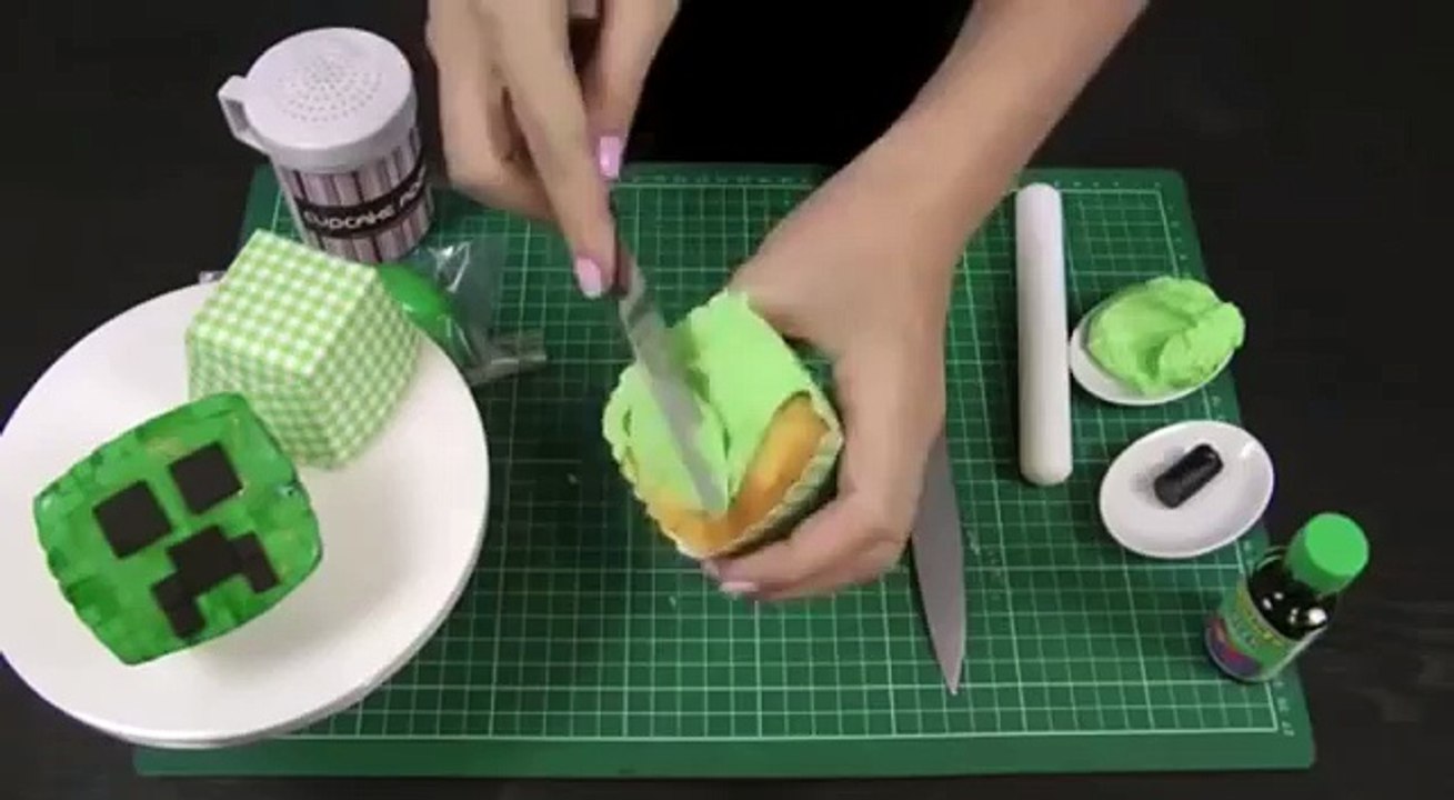 MINECRAFT CUPCAKES! Make MINECRAFT Creeper Cakes - A Cupcake Addiction How To Tutorial
