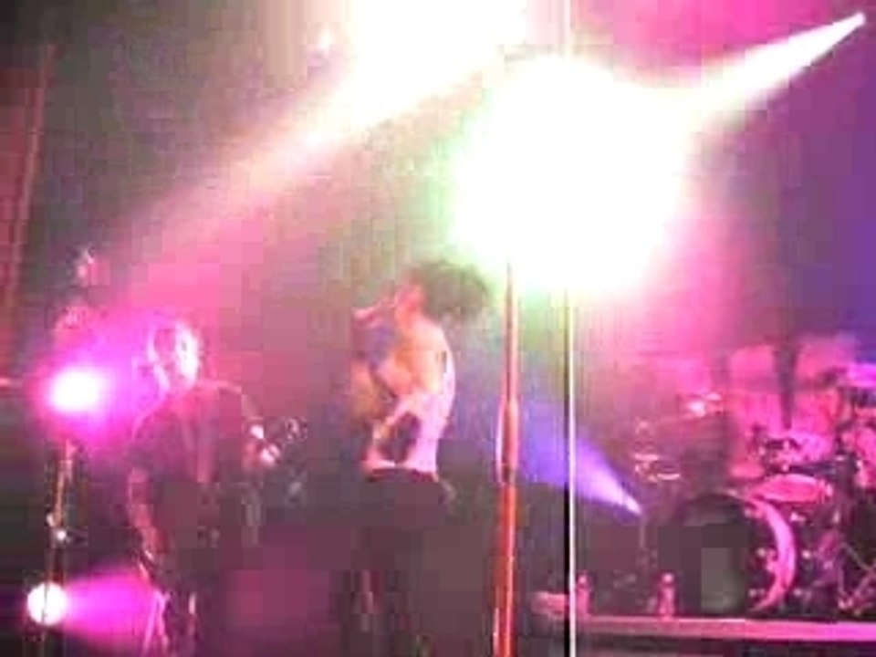 Woooow Superbus 15-02-07 La Cigale