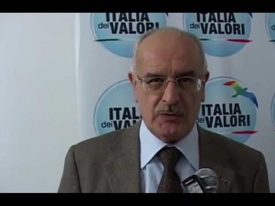 Napoli - De Magistris attacca Napolitano, Idv: "Sindaco autistico" (17.01.15)