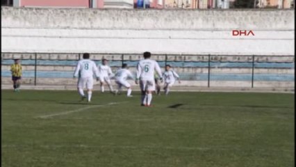 Saha Kenarında Ambulans Bekledi