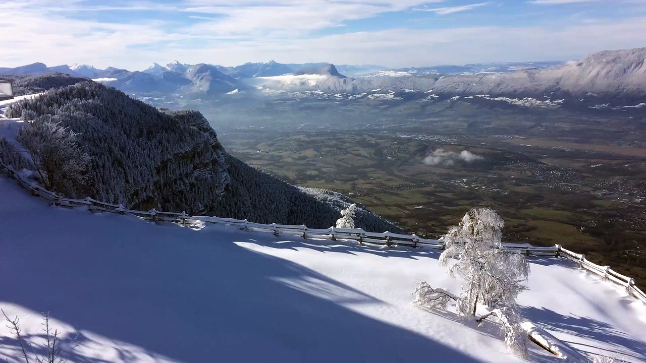 Vue depuis de belvédère du rêvard sur le lac du Bourget