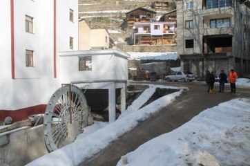 Amcaoğulları, Kendi Evlerinin Elektriğini Kendileri Üretiyor