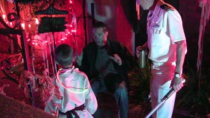 SCARING KIDS ON HALLOWEEN!