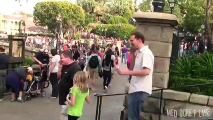 CELL PHONE CRASHING at DISNEYLAND!