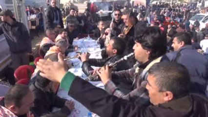 Çanakkale'de Develer Kıran Kırana Güreşti