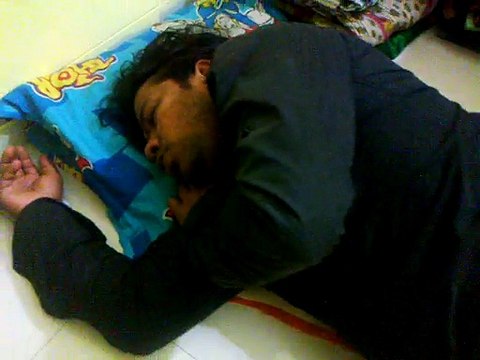 Man Snoring very loudly - Very Very Funny, 23-12-2014