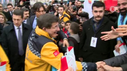 Davutoğlu, Ambulans Helikoptere Binip İncelemelerde Bulundu