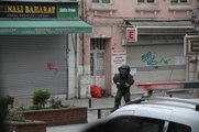 Kasımpaşa'da Bomba Koyan Şüphelileri, Mahalleli Yakaladı