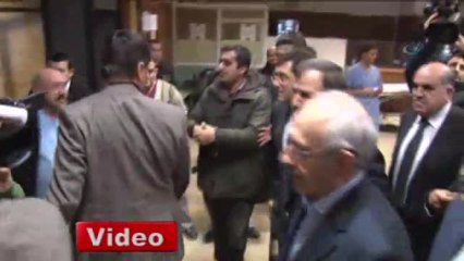 Kılıçdaroğlu, Yaşar Kemal'i Ziyaret Etti