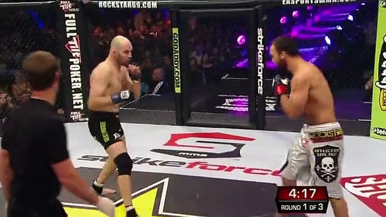 Robbie Lawler vs Matt Lindland @ Strikeforce 2010-12-04