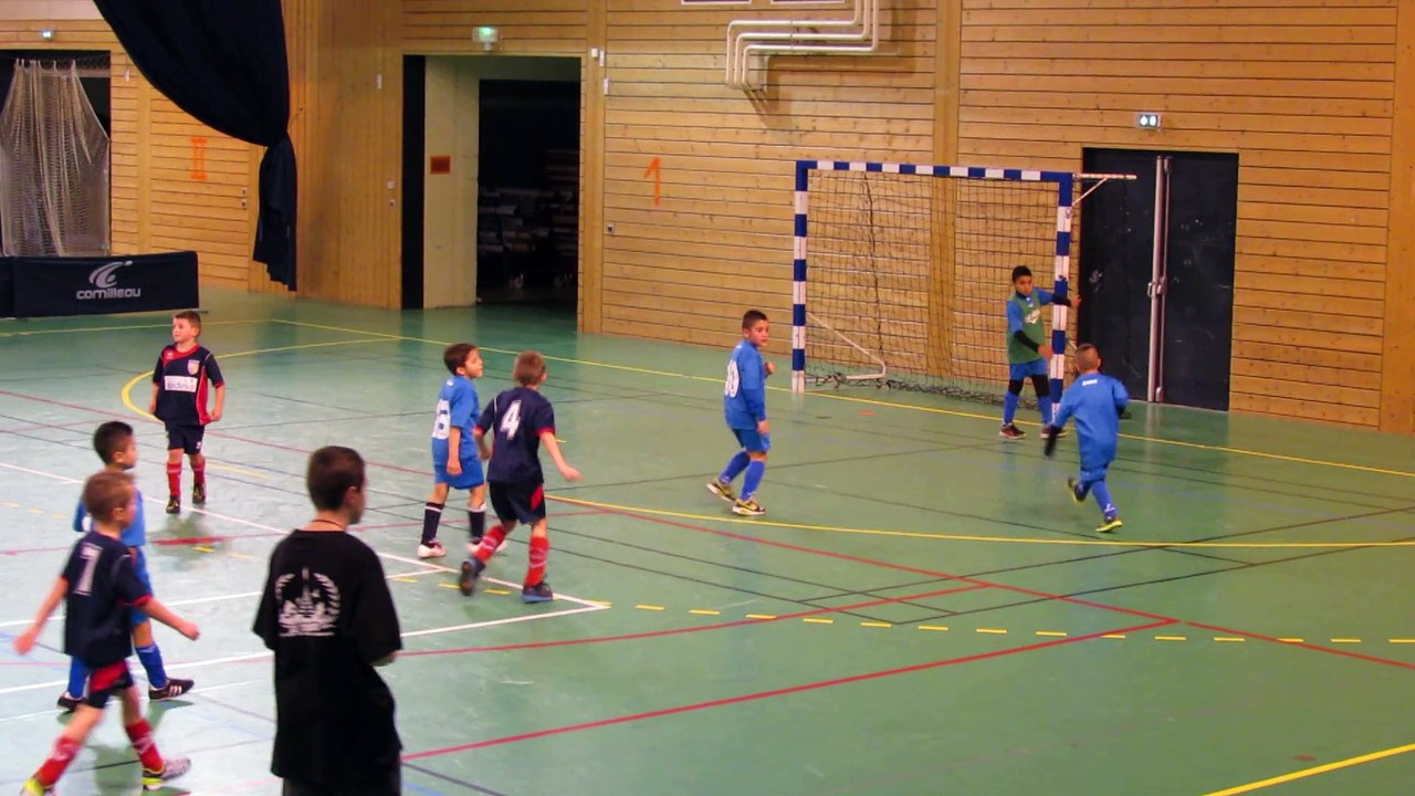 TOURNOI U8-U9  LE CREUSOT frappe de Mathis