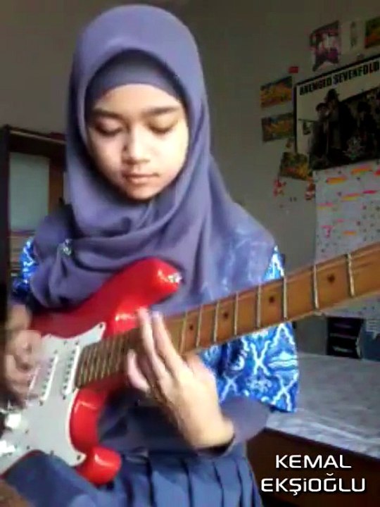 Lamb of God - Hourglass Şarkısını Çalan Hanım Kız