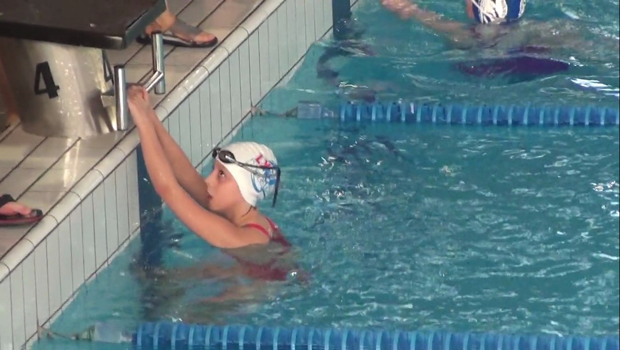 Rébecca Gensane remporte le 100 Dos de Villefranche Janvier 2015 en  1 23 04