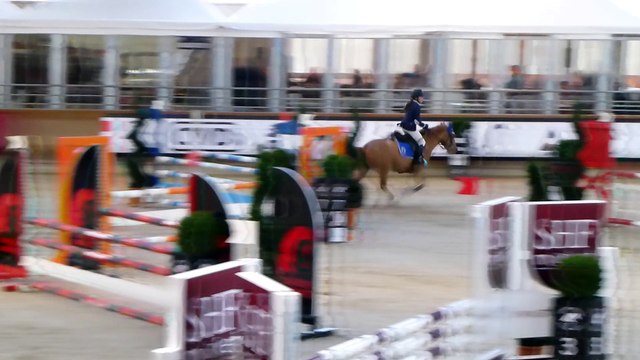 NANETTE DE LA SERRE et IRIS CHAZEY INDOOR 11 JANV 2015