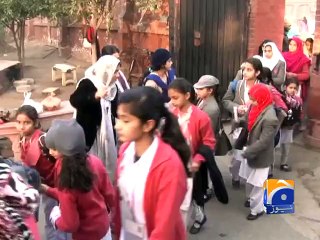 Petrol Crisis and Students in Lahore-19 Jan 2015
