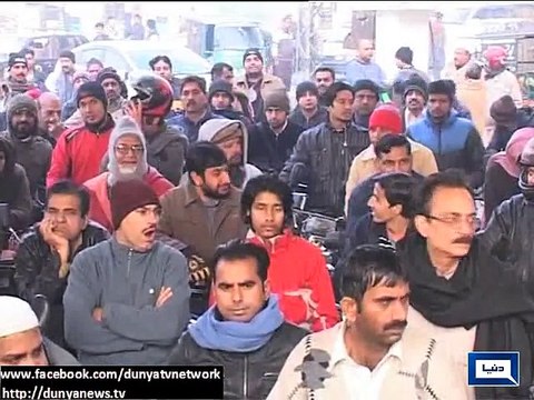 Dunya News - Lahore: Petrol, gas shortage irks customers