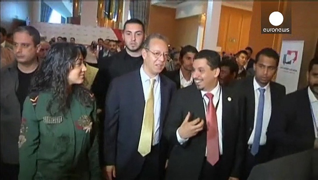 Yemen'de Husiler Cumhurbaşkanlığı Sarayı'nı kuşattı