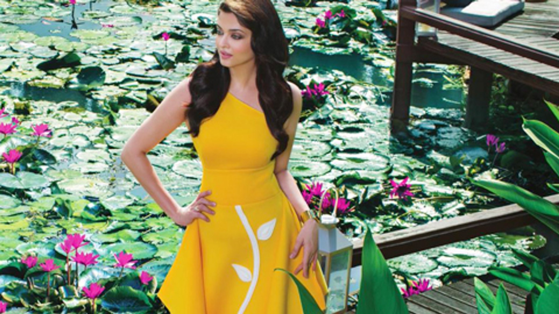 Aishwarya Rai's Stunning Yellow Dress For New Print ad for The Park/Lodha.  - video Dailymotion