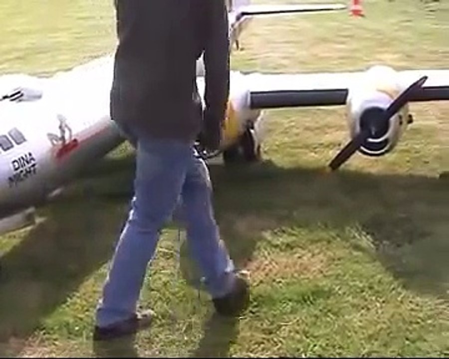 World's Largest Model RC Plane