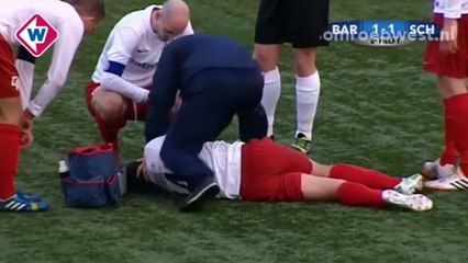 Cet arbitre agresse involontairement un joueur...