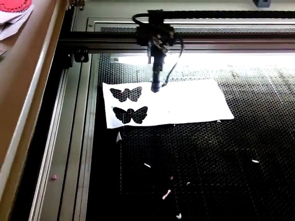 High speed laser cutting machine, high speed laser cutting leather, paper,cloth.