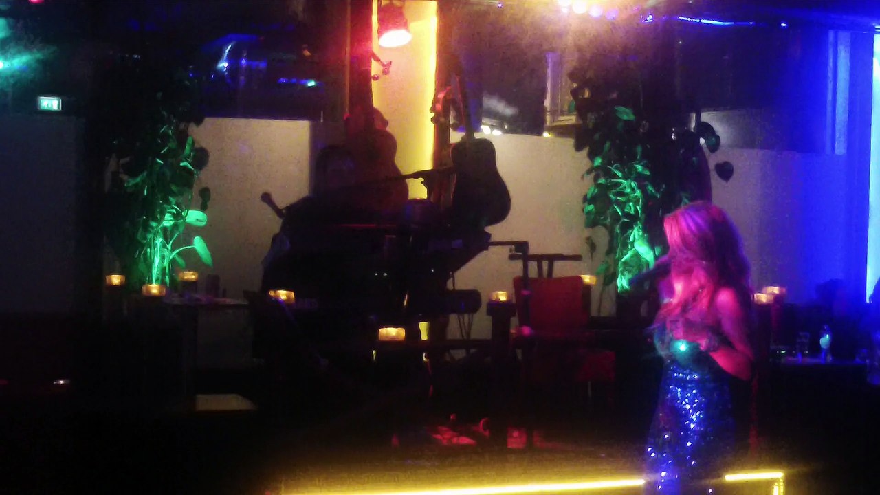 Pinar Darcan = gidiyorum gunduz gece = www.canlimuzik.nl