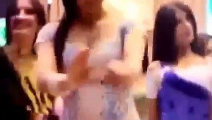 Sexy Cute Gilrs Dance on Pashto Song 2015