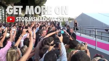 Robert Pattinson share some love with his fans in Cannes 2012